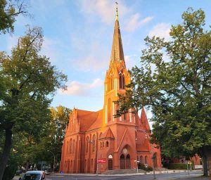 Paulus Kirche in Zehlendorf, aus rotem Backstein